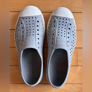 Gray Native kids shoes size J4